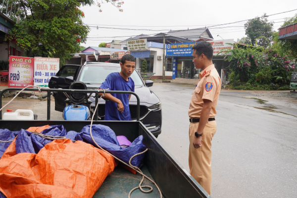 Sông Lô quyết liệt ngăn chặn xe tự chế